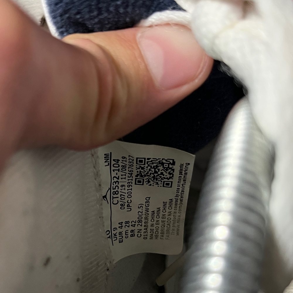 !Jordan 3 Unc! With Authentication! - image 5